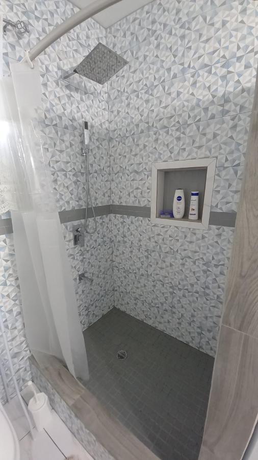 Cozy Vacation Retreat With Free Parking Lägenhet Roseau Exteriör bild